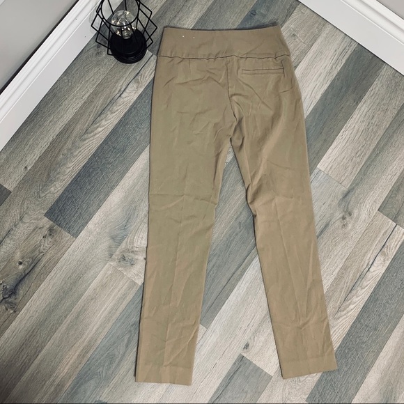 Suzy Shier Tan Capri Pants 🍋 -> Suzy Shier Tan Capri Pants 🍋 - Picture 3 of 7